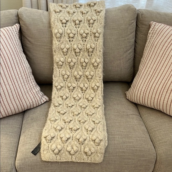 Zara Accessories - Zara Beige Scarf/Wrap